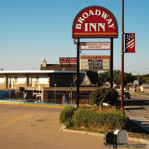 Broadway Inn Yankton Bagian luar foto